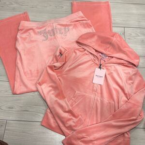 NWT juicy couture Strawberry ice pink track suit size large   Bedazzled butt and